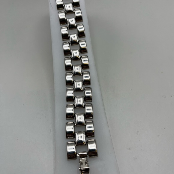 Silver Metal Bracelet - Picture 2 of 3